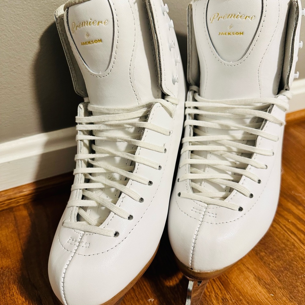 Jackson Premiere Figure Skates 7.5 Coronation Ace Blade 9.75”